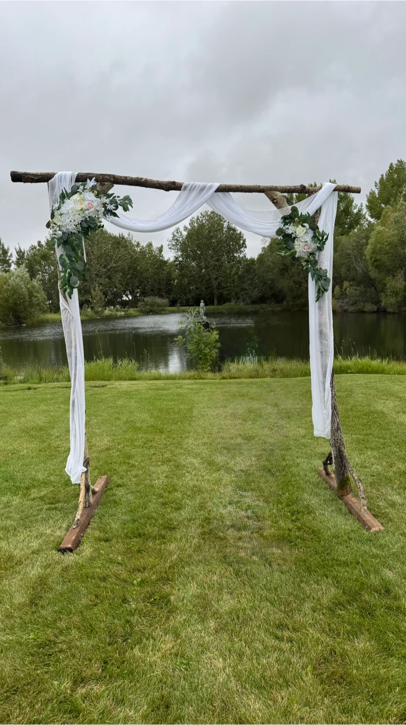 Wedding arch flowers&drapes