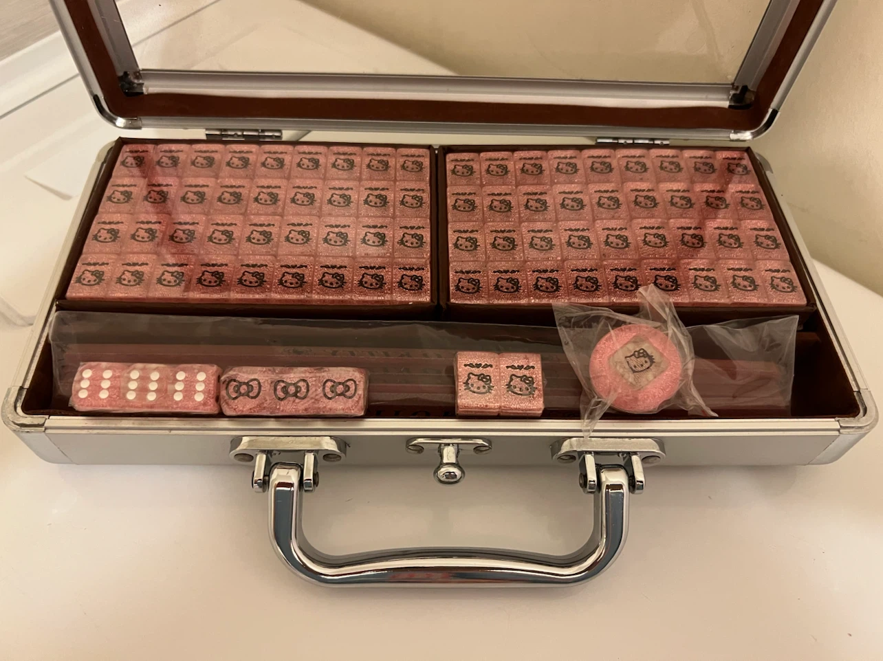 Hello Kitty Mahjong Set in Case - photo 4