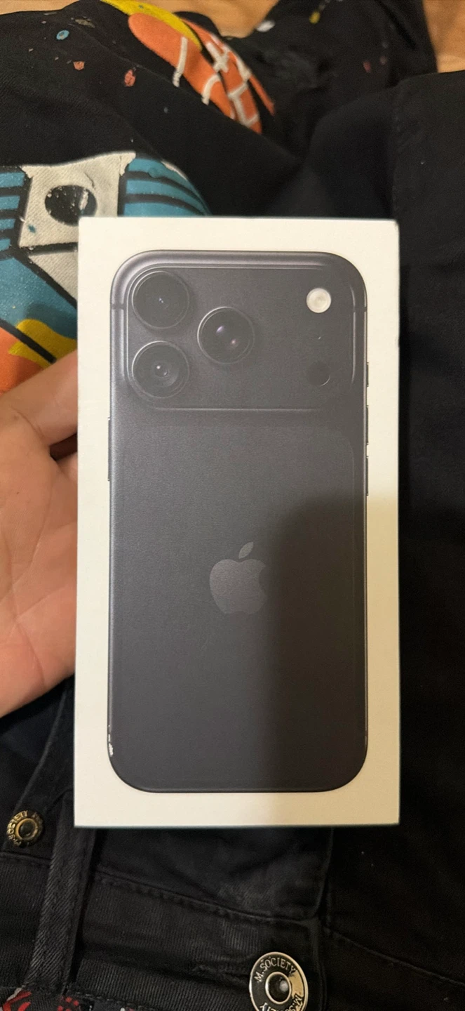 iPhone 18 Pro 256GB Black - New Sealed - Unlocked - photo 2