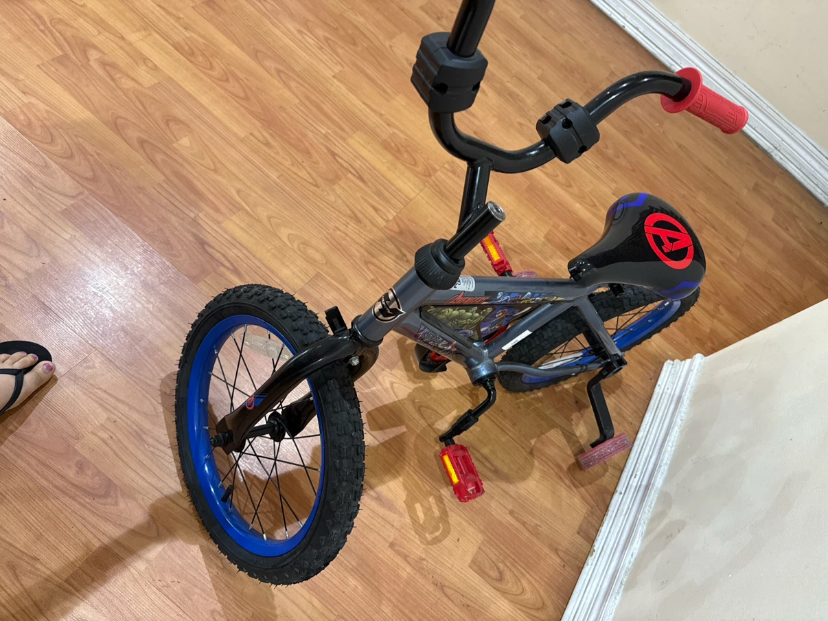 Marvel Avengers 16-inch Kids Bicycle - photo 2