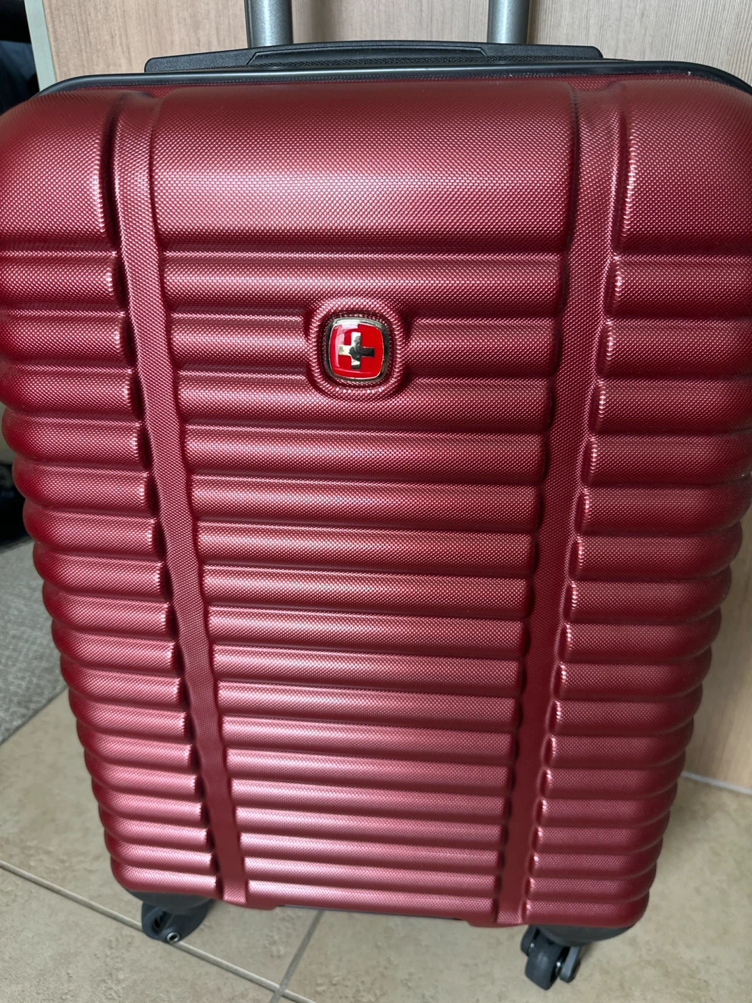 Swiss Gear Hardside Carry-On Luggage - photo 2