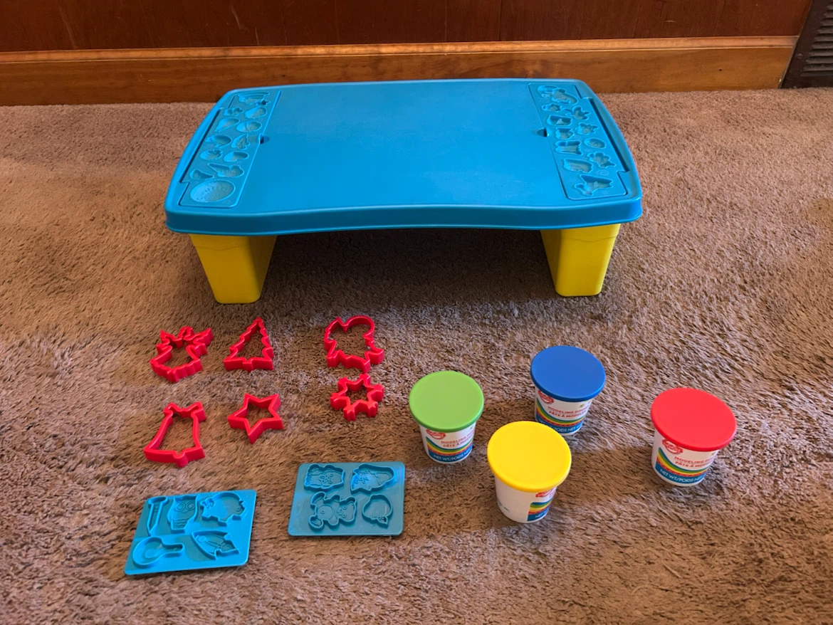 Play-Doh  Table with accessories