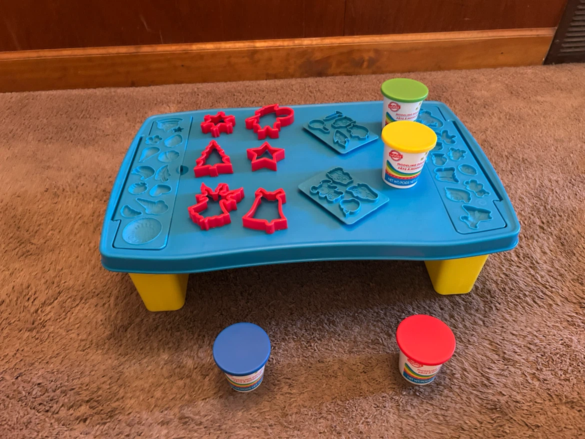 Play-Doh  Table with accessories - photo 2