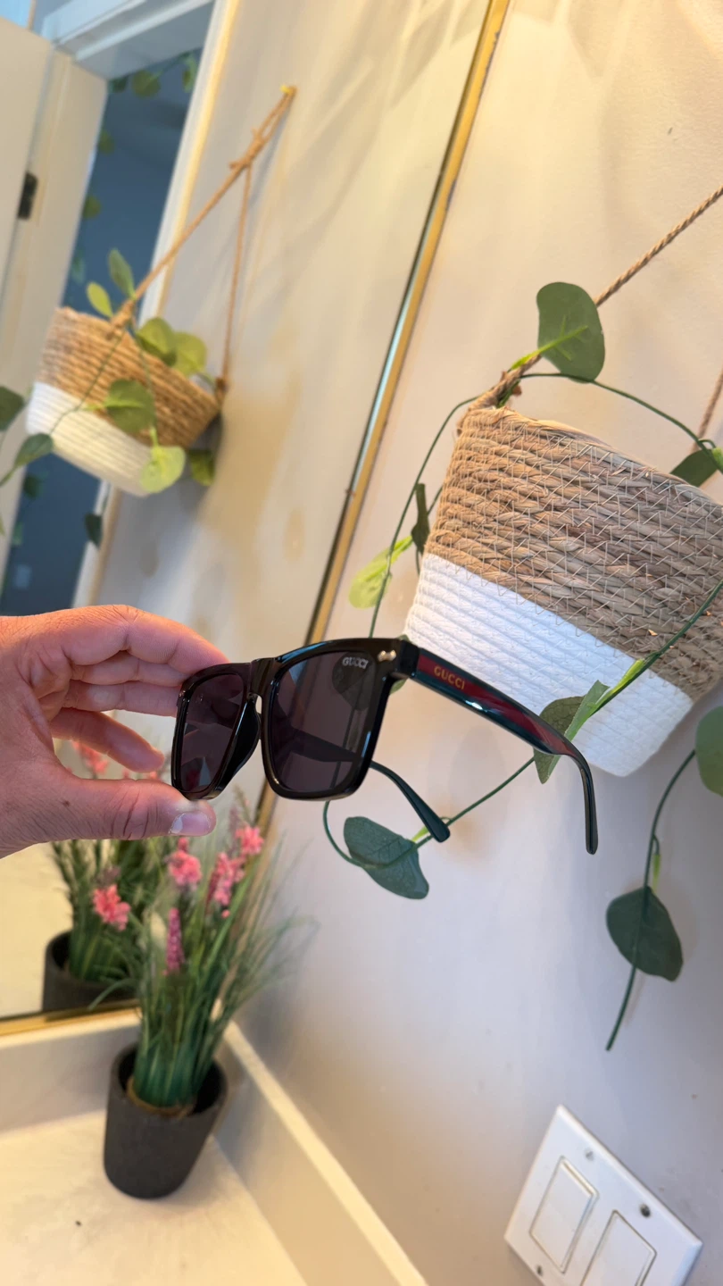 Gucci Black Sunglasses - photo 2