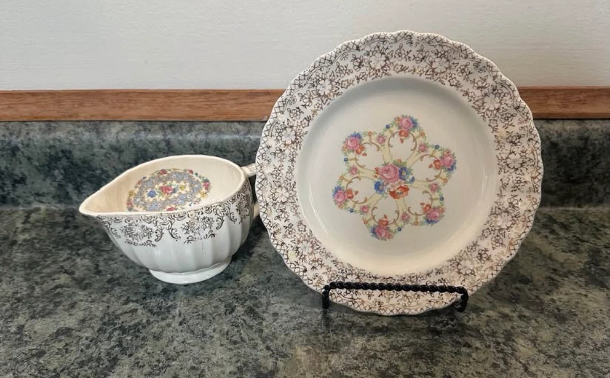 Sebring Pottery Fortune KS518 Creamer and Plate