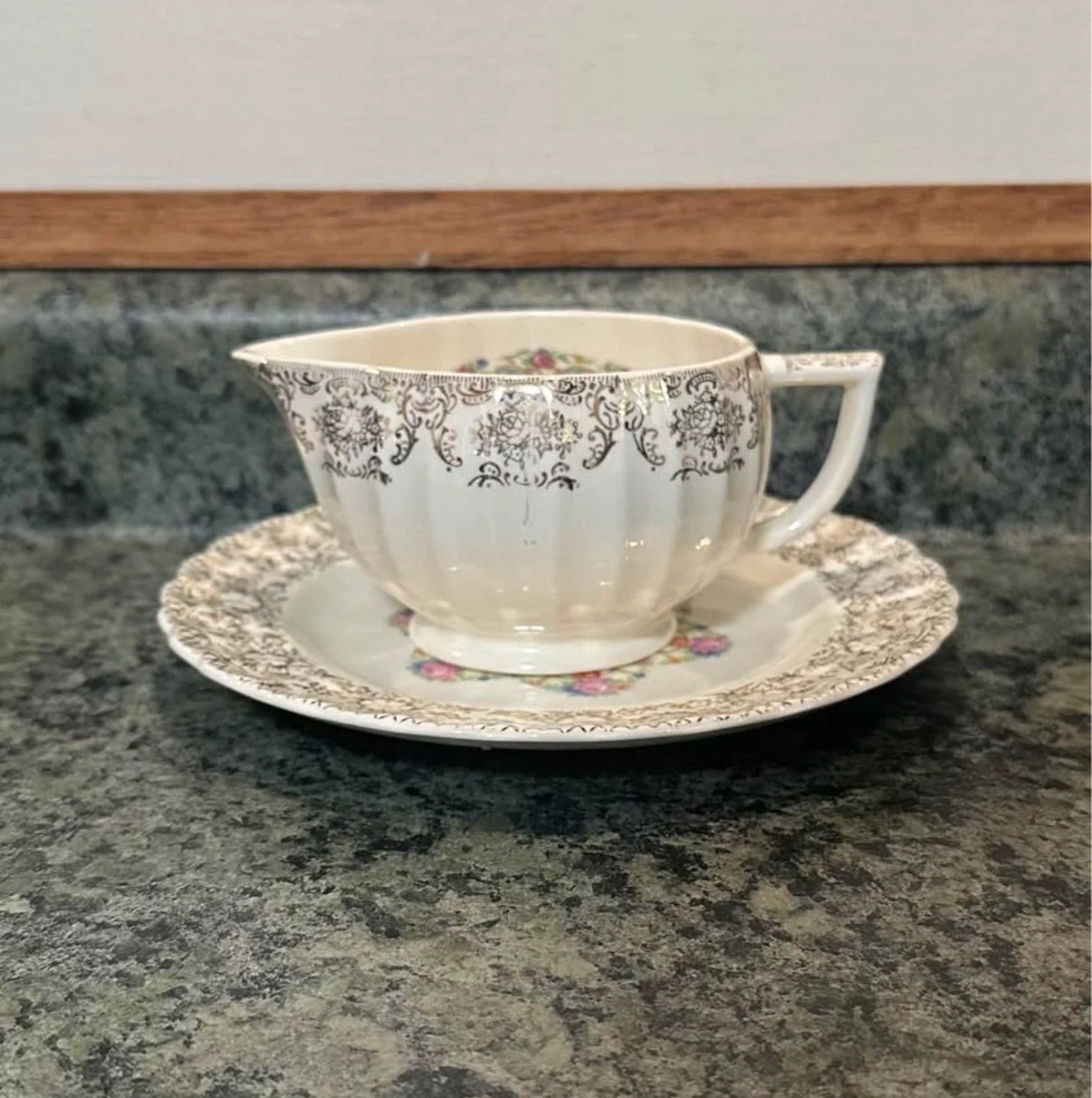 Sebring Pottery Fortune KS518 Creamer and Plate - photo 4