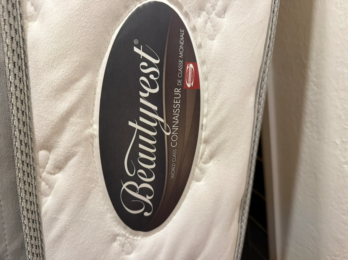 Simmons Beautyrest World Class Mattress Queen Size - photo 2