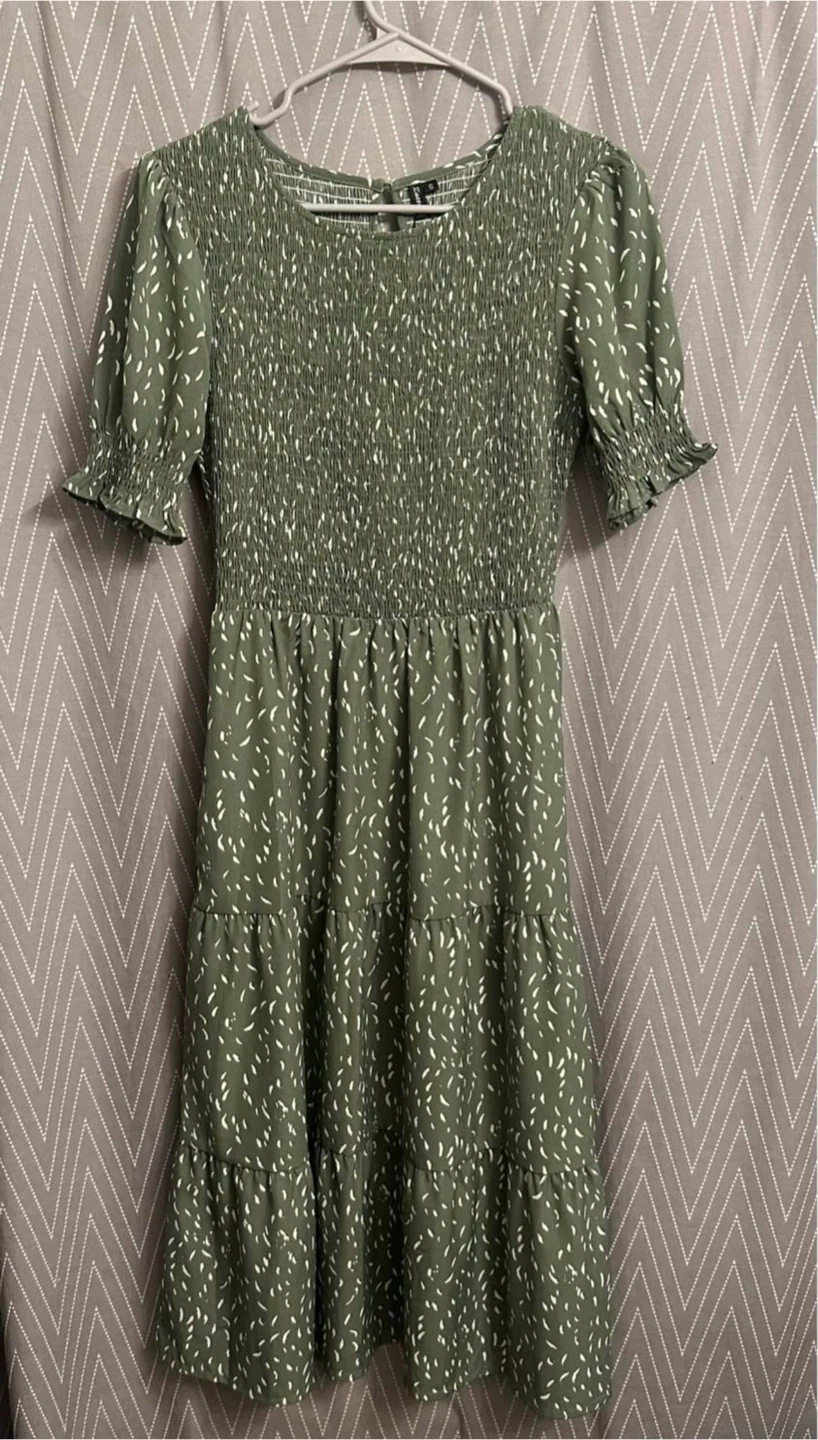 Zattcas Smocked Tiered Dress