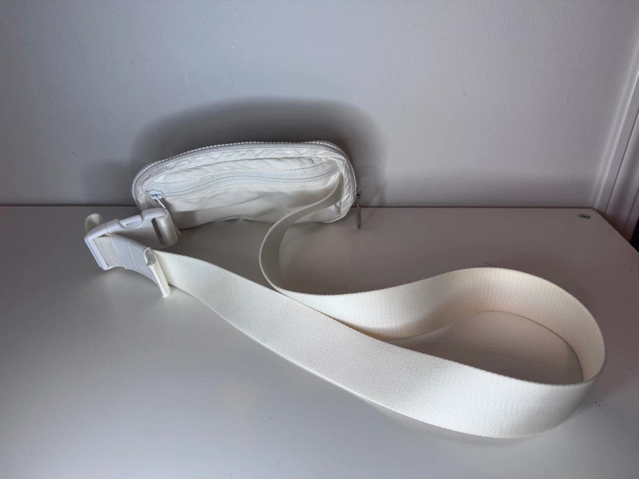 Lululemon Belt Bag White - photo 2