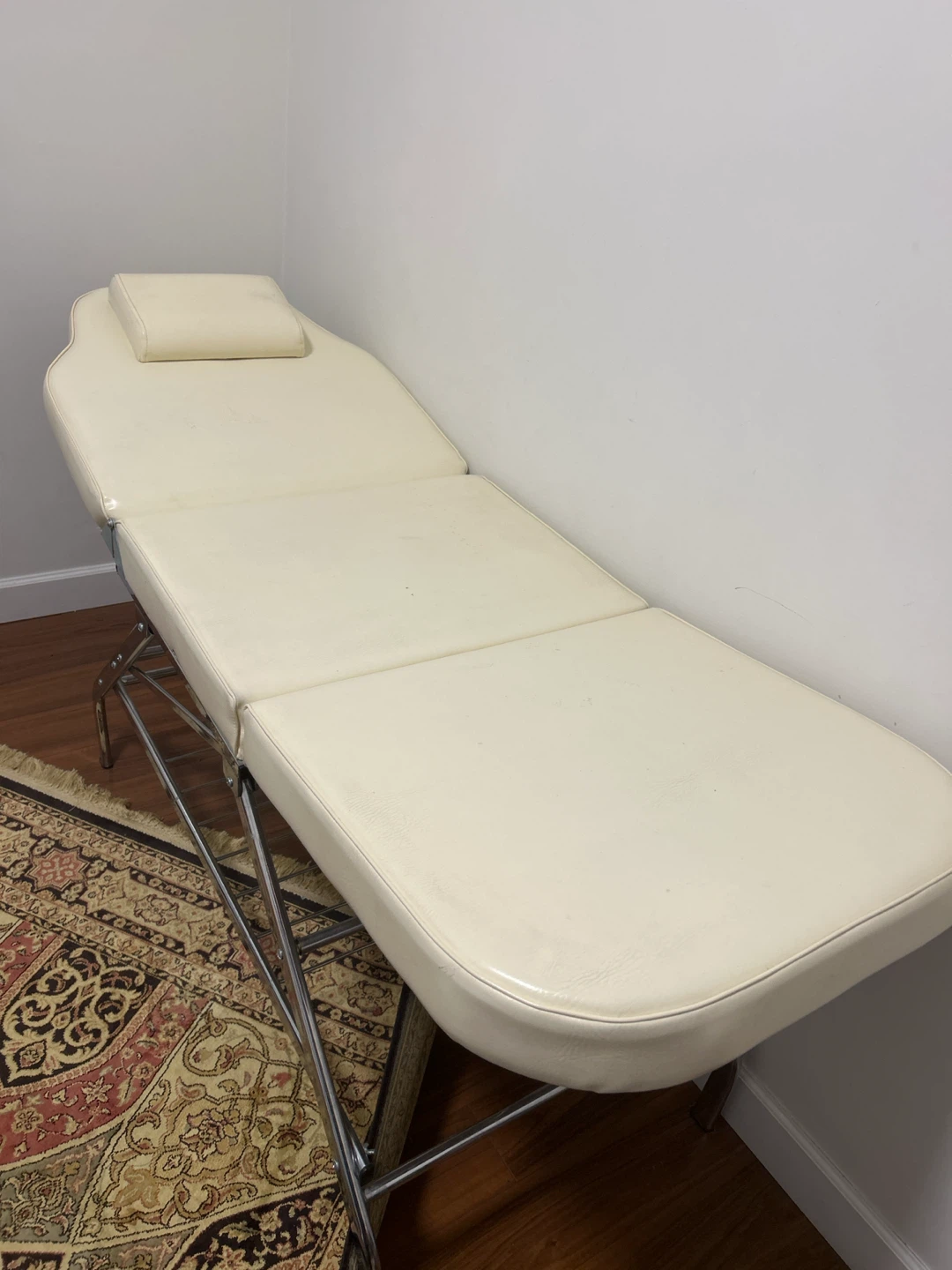 Adjustable Salon Beauty Bed