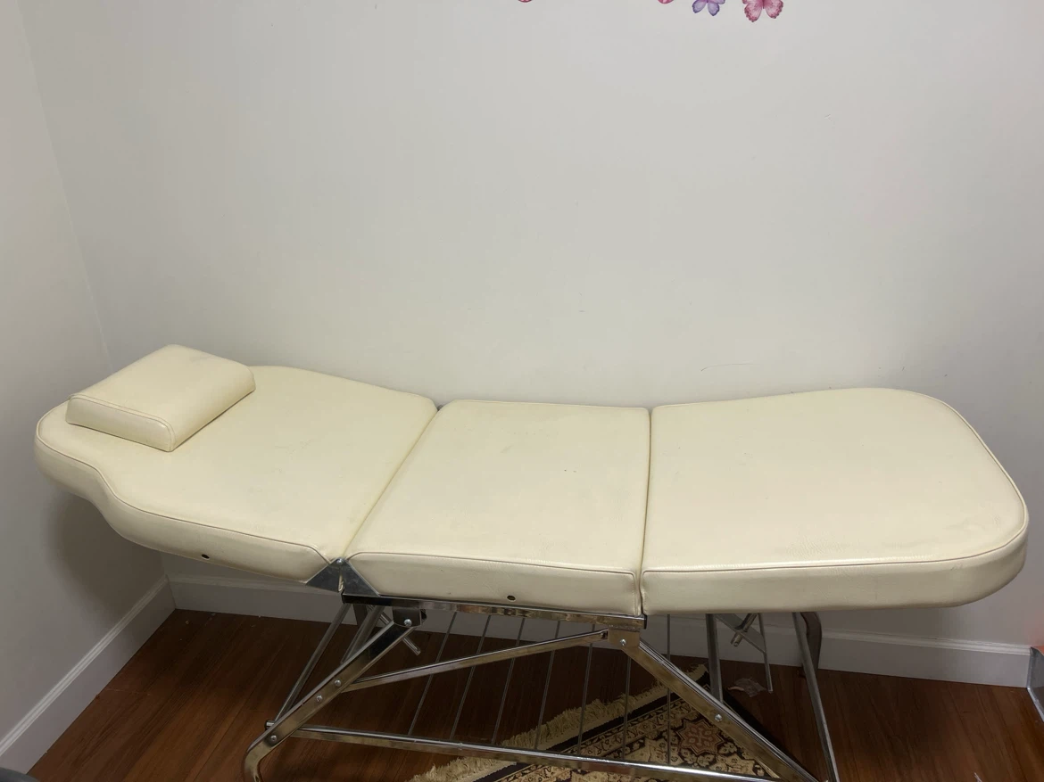 Adjustable Salon Beauty Bed - photo 2