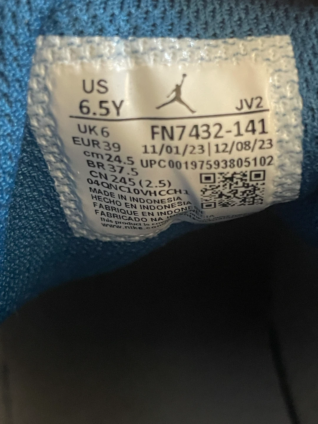 Air Jordan 1 Mid White and Blue - photo 3