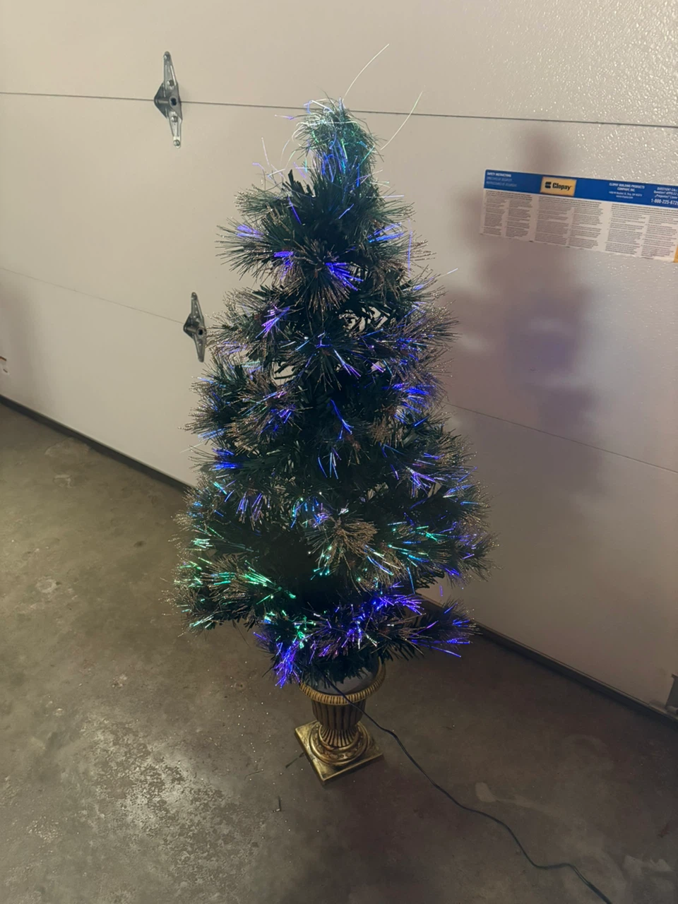 NOMA 4' Colour-Changing Fibre Optic Christmas Tree