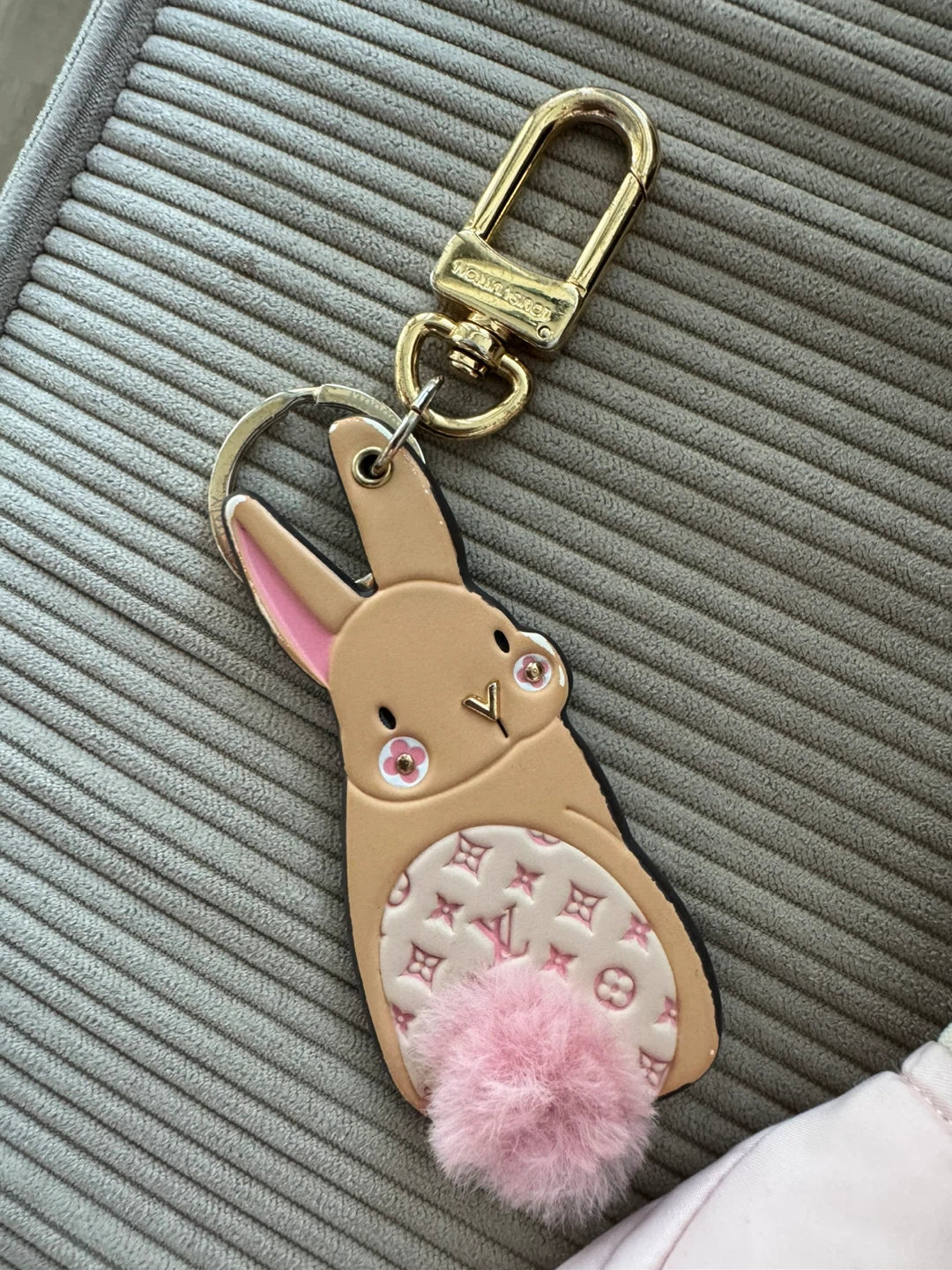 Louis Vuitton Bunny Bag Charm - photo 2
