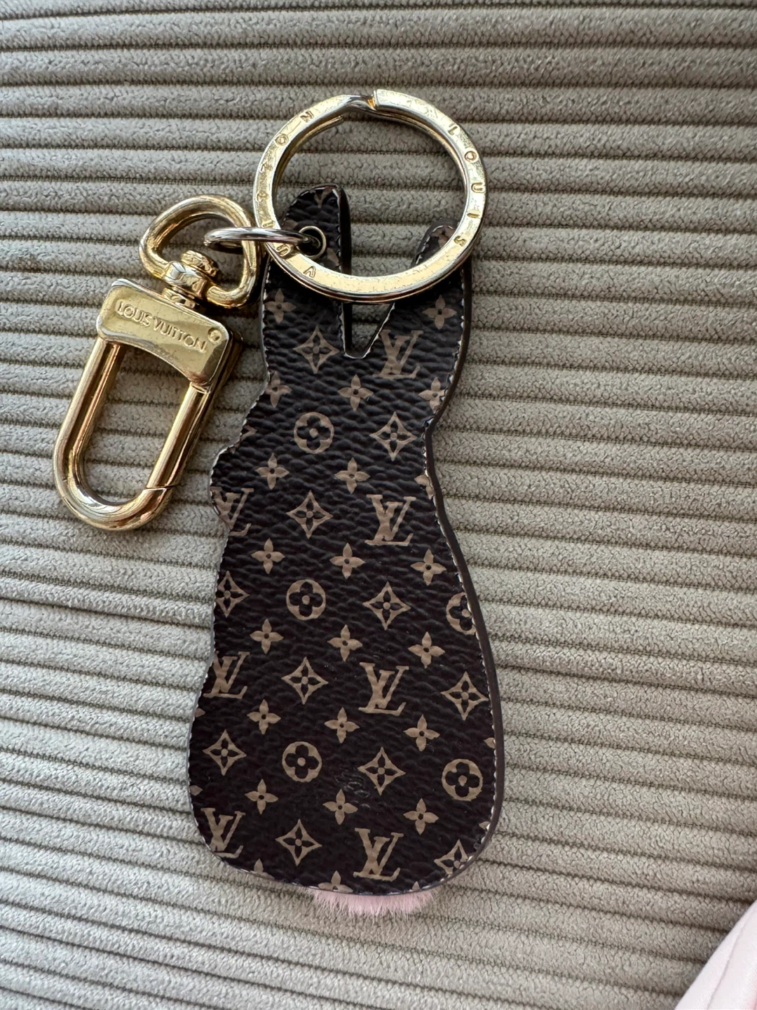 Louis Vuitton Bunny Bag Charm - photo 3