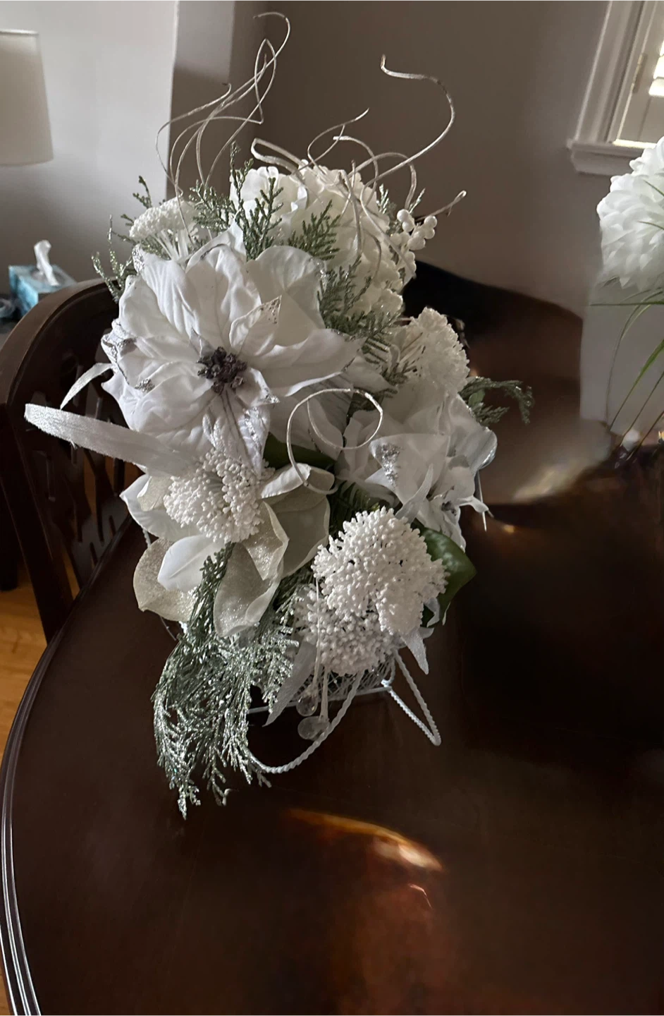 White Christmas Sleigh Floral Arrangement - photo 2