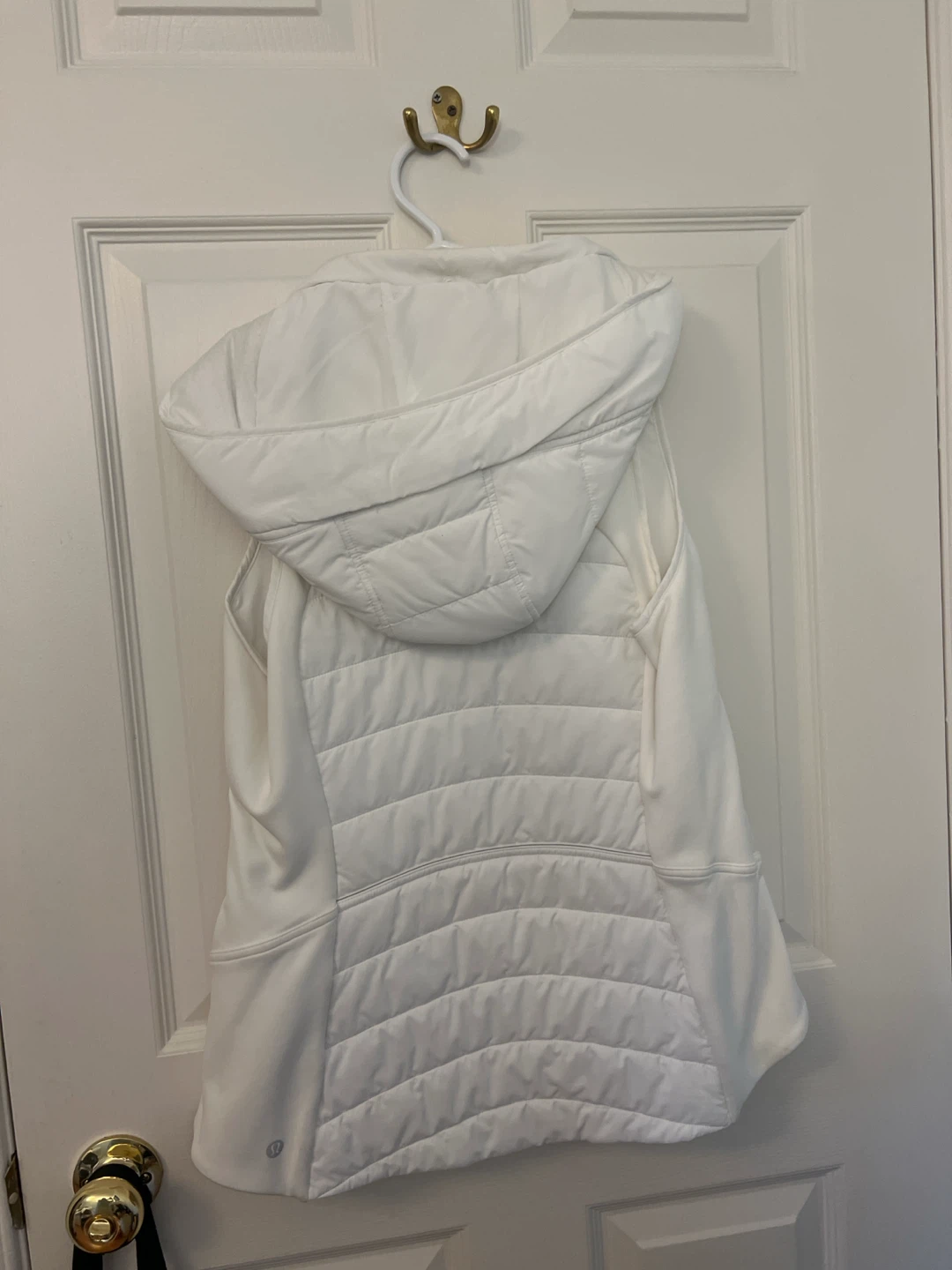 Lululemon White Puffer Vest Size 4 - photo 2