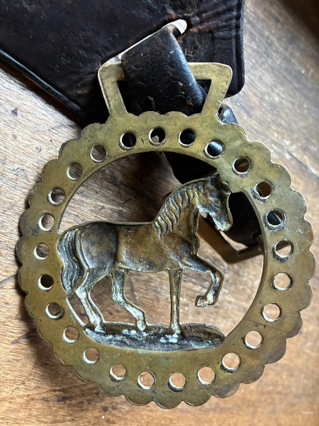 Antique Vintage Horse Brass Martingale Leather Harness - photo 2