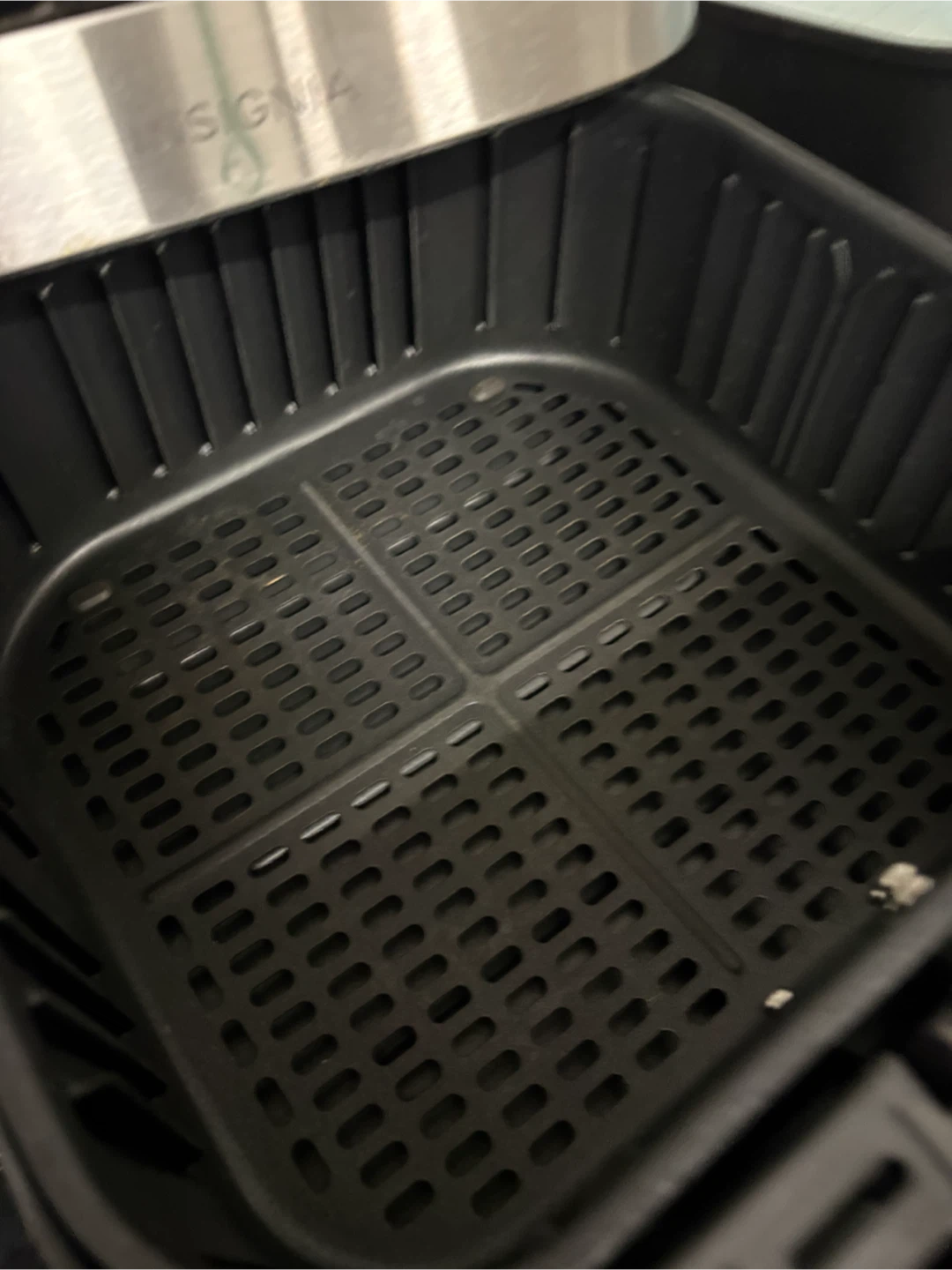 Insignia Air Fryer - photo 2