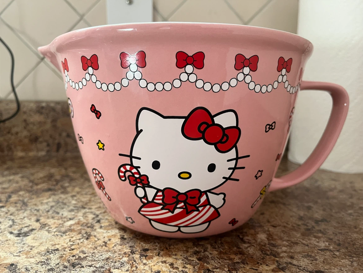 Hello Kitty Mixing Bowl 🥣 🧁