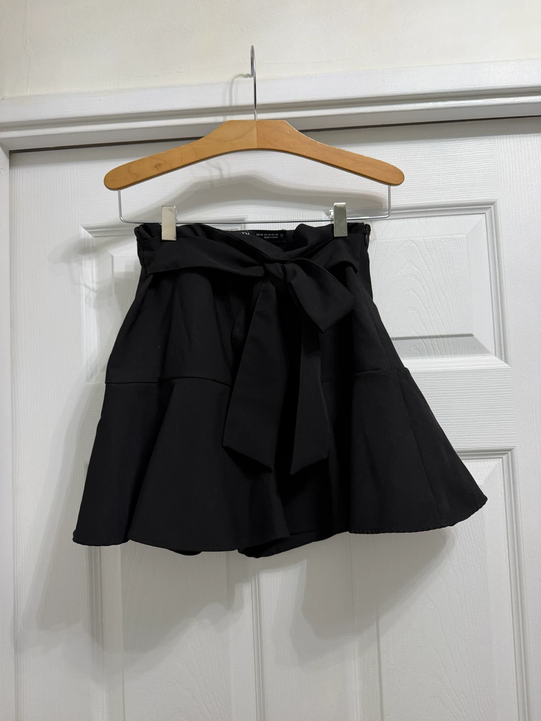 Black zara skort