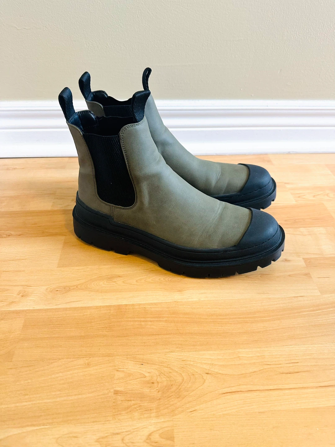H&M Boots - Green/Black Men’s Size 7.5 US - photo 2