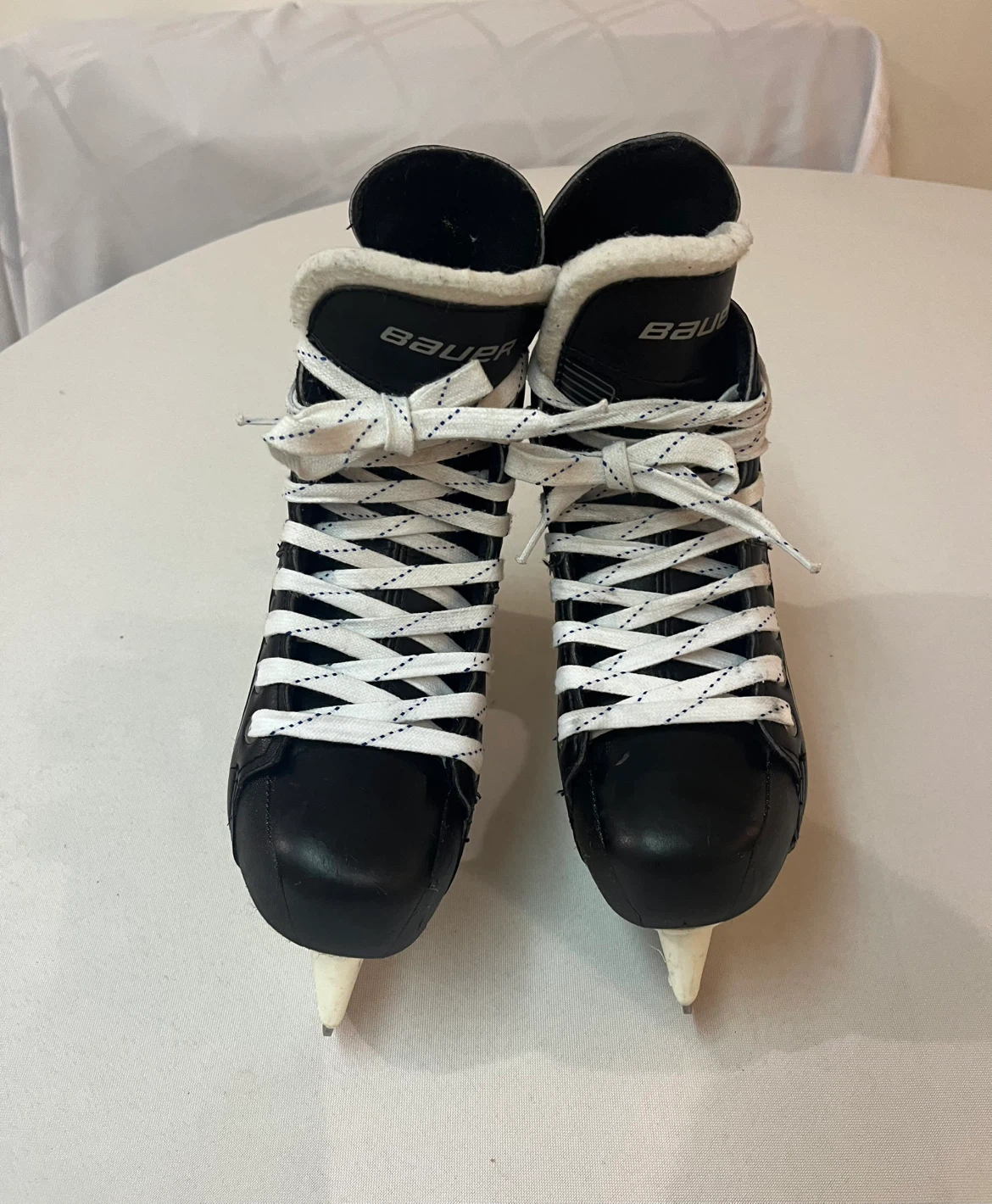 Boys Size 3 Bauer Supreme Hockey Skates / Excellent Condition