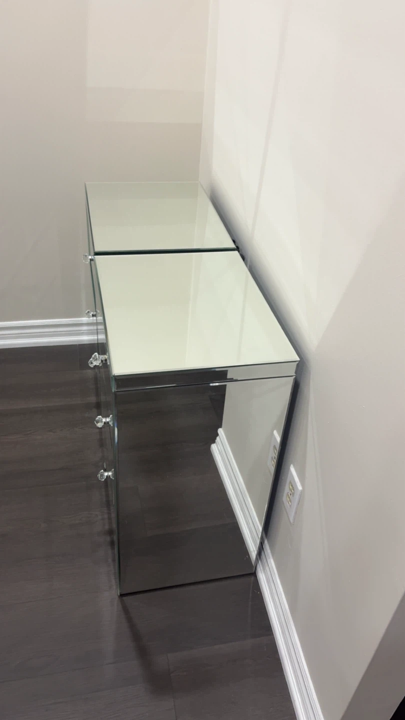 Two Mirrored Nightstands - photo 3