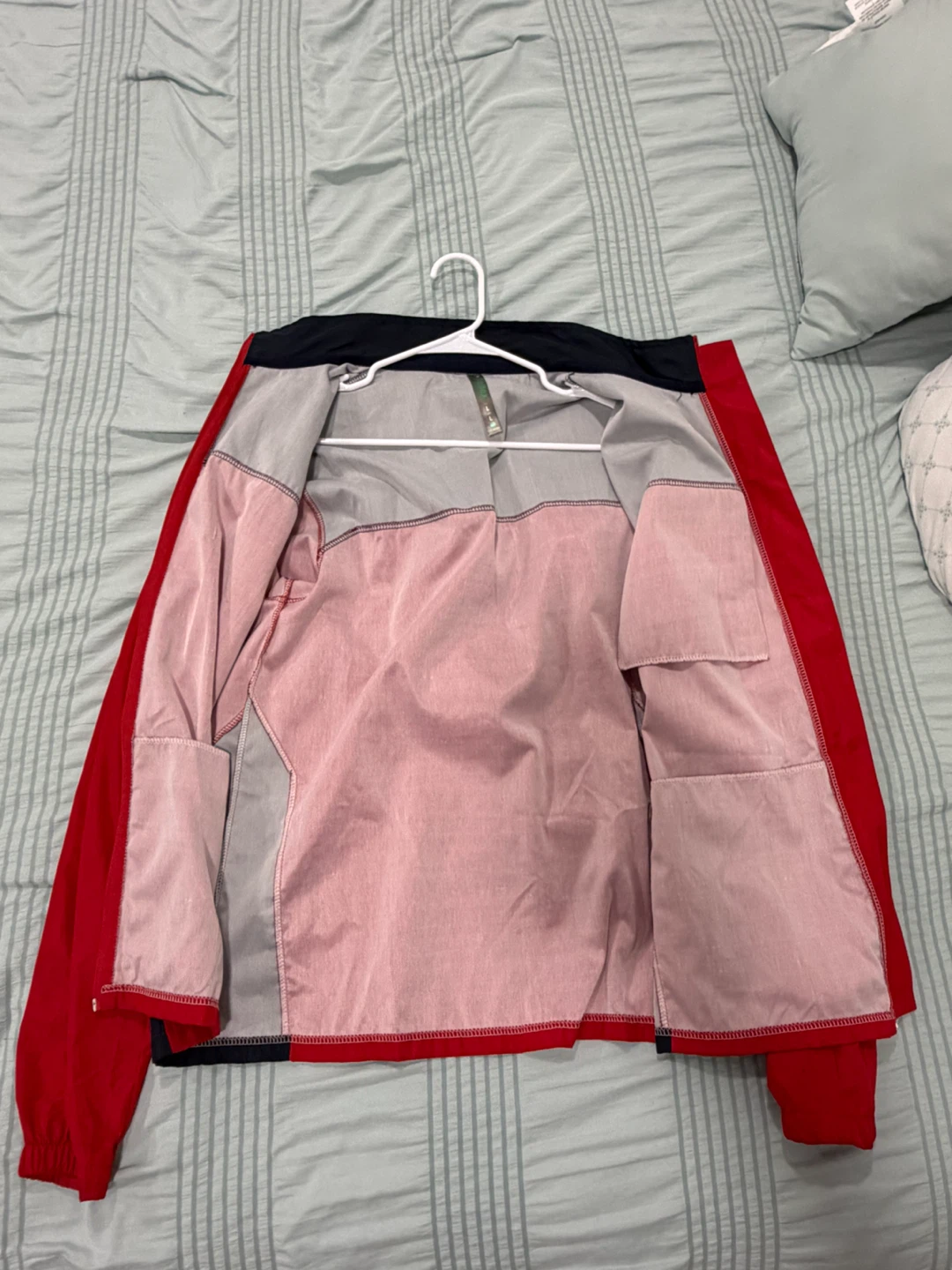 Medium The North Face Windbreaker Jacket Red and Black - photo 2