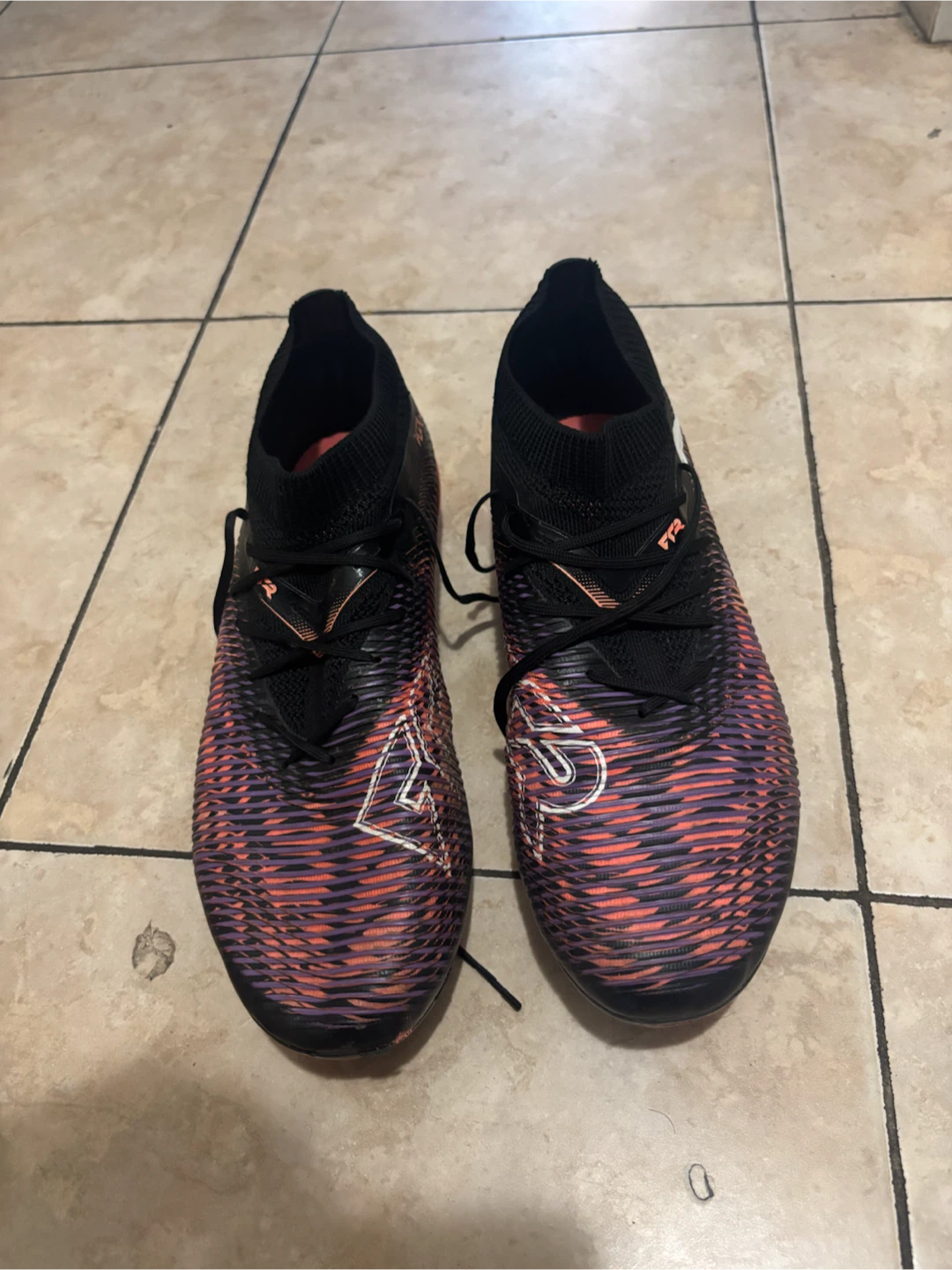 Make an offer Soccer Cleats Size -9