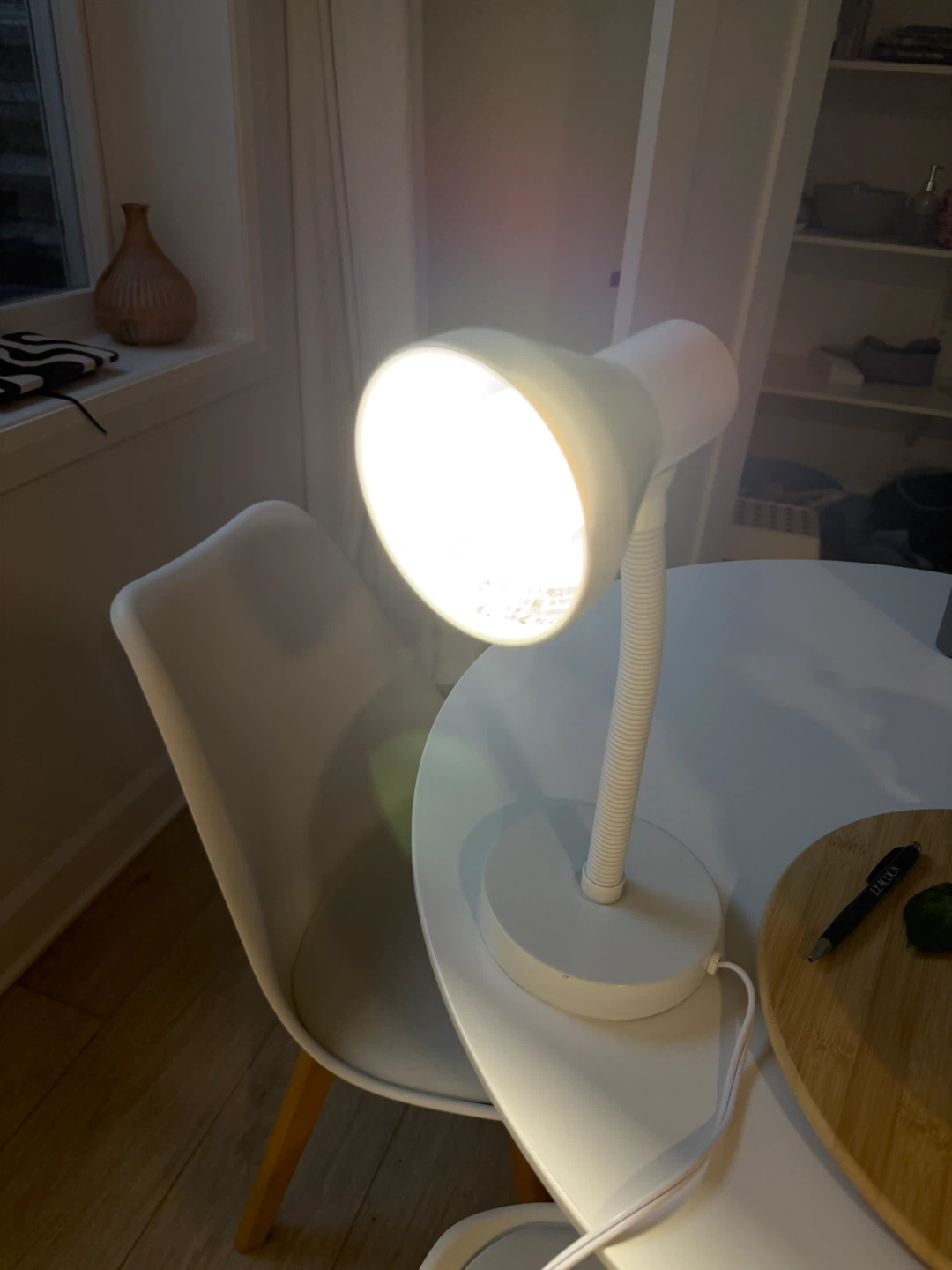 Globe Electric White Desk Lamp - photo 2