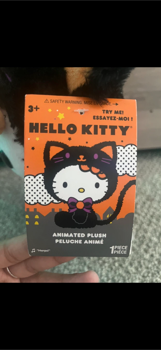 Hello Kitty Halloween Greeter🖤🎃 - photo 2