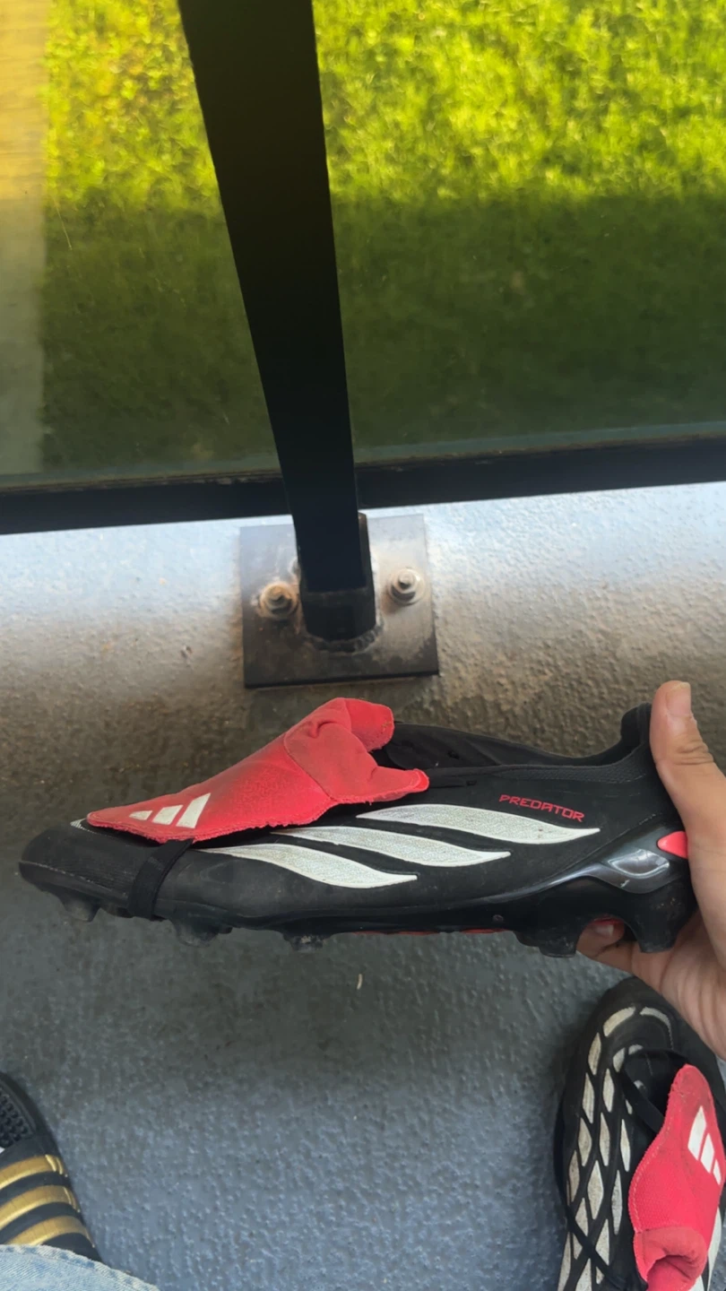 Make an offer Soccer Cleats Size -10
