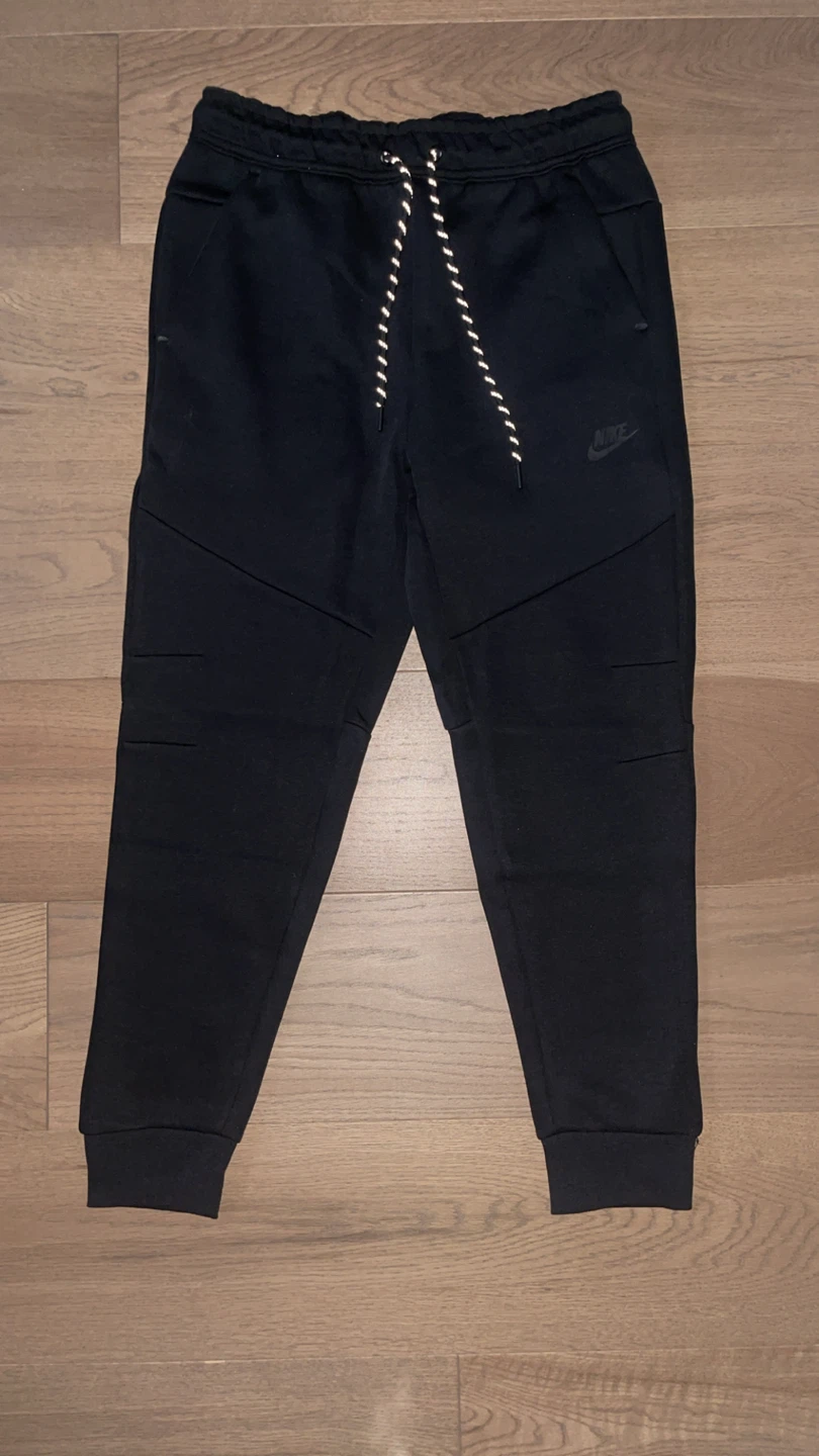 Small nike tech pants