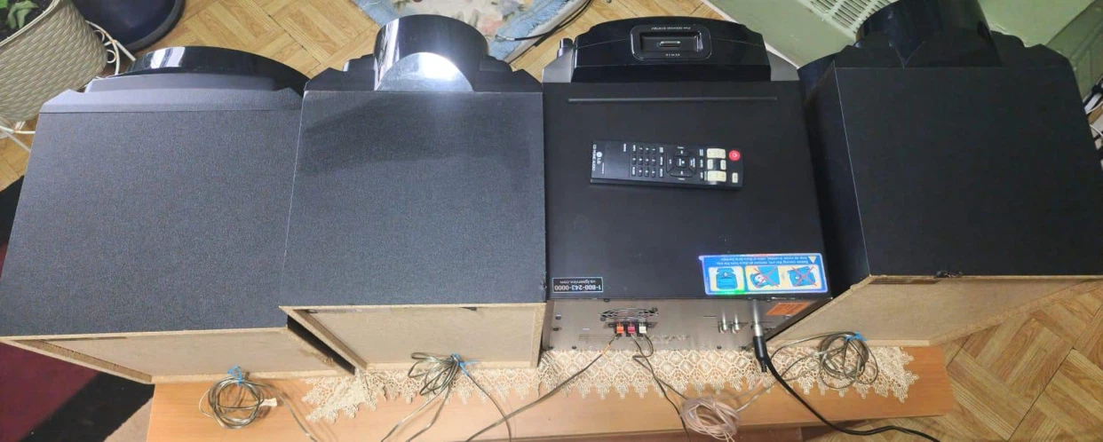 LG Mini Hi-Fi Audio System with 3 Speakers - photo 3
