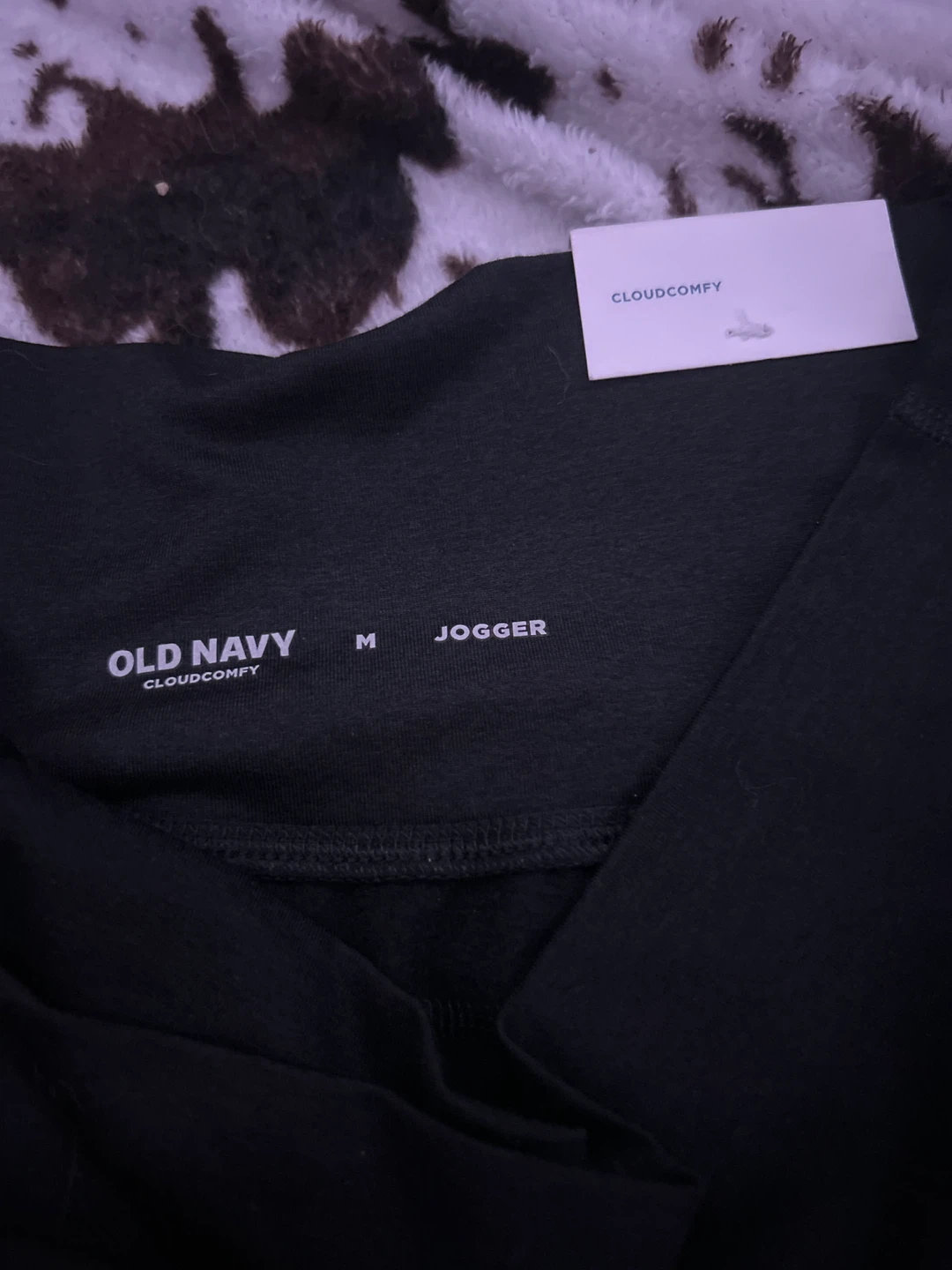 Size M Old Navy CloudComfy Extra High-Rise Jogger - Black