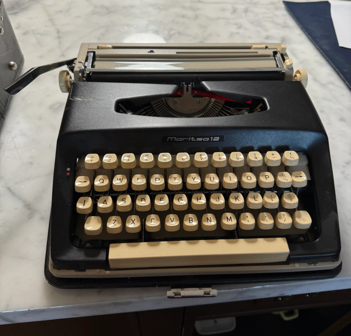 Maritsa 12 Portable Typewriter - photo 2