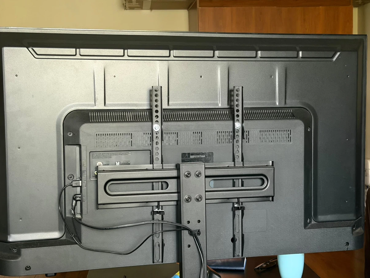 Samsung Television with Mount - photo 3