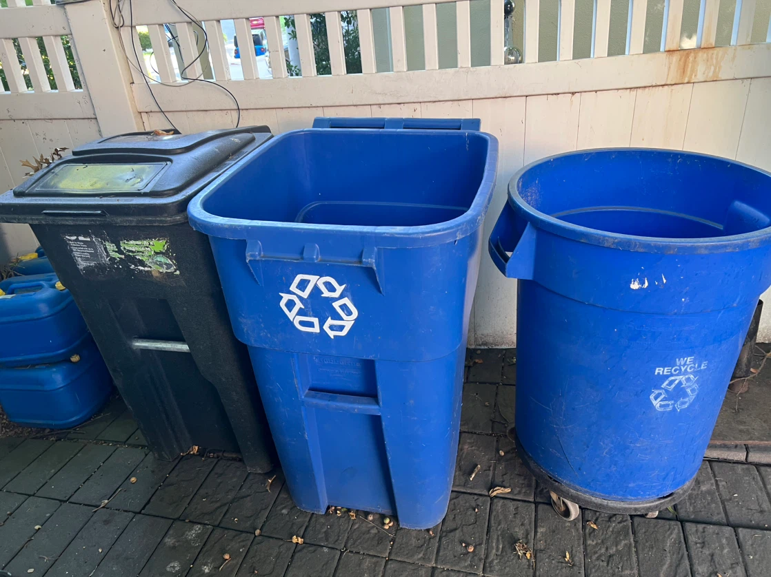 2 No cover Two Blue Recycling Bins - photo 3