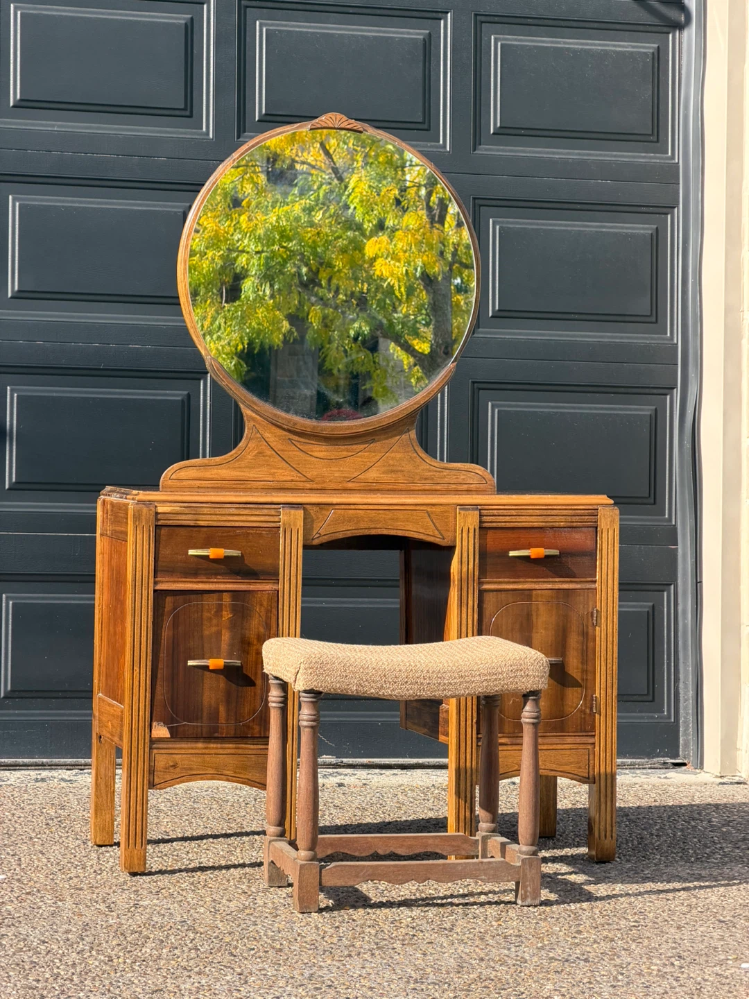 Vintage Art Deco Vanity - photo 4