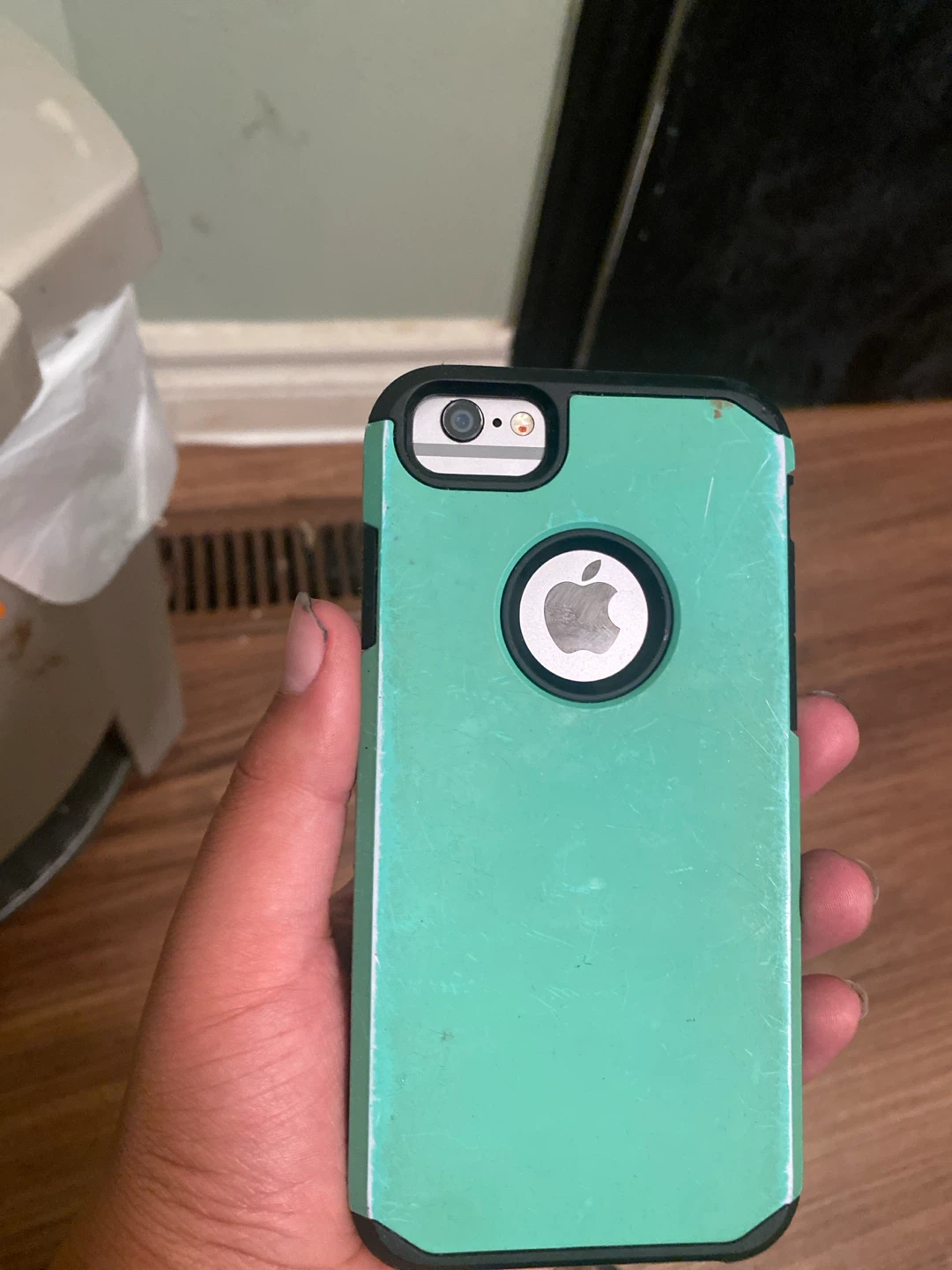 Used Apple iPhone 8/ 8Swith Cracked Screen - photo 4