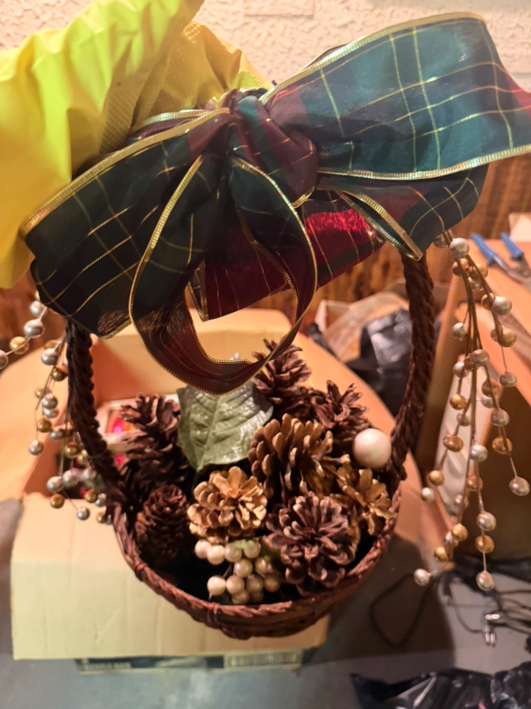 Christmas decorative basket and candle centrepiece - photo 2
