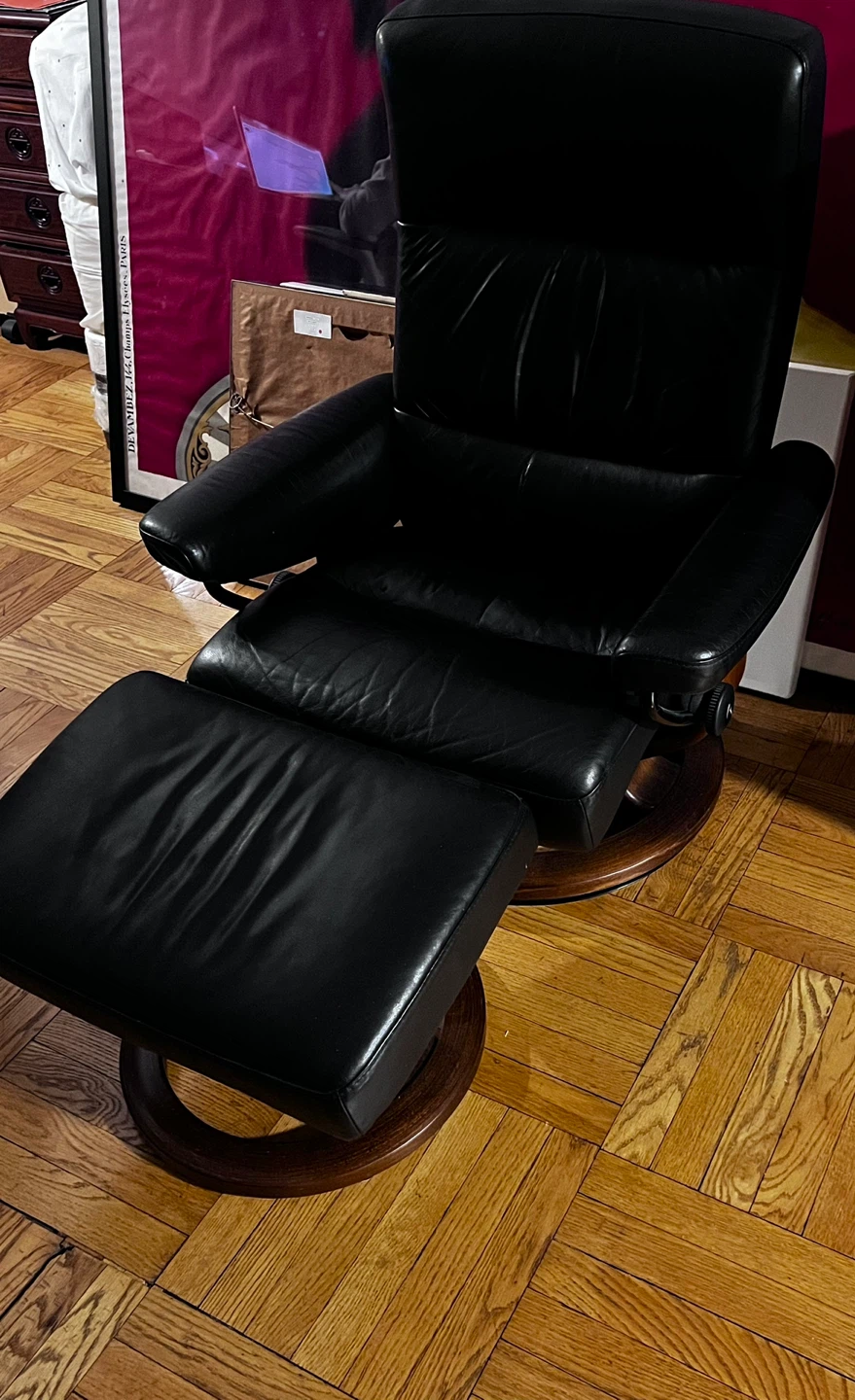 Ekornes Stressless Recliner with Ottoman