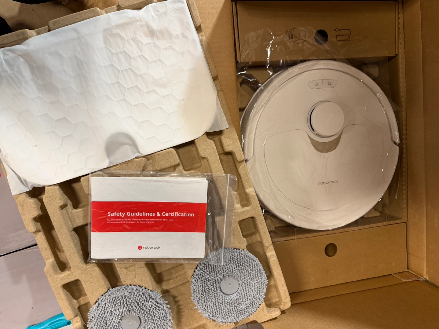BNIB!  Roborock QX Revo Robot Vacuum & Mop - photo 4