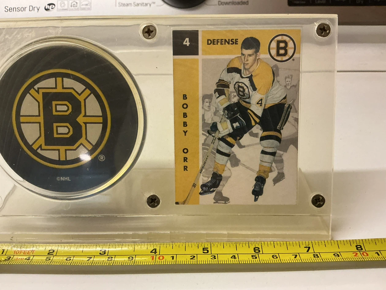 Vintage BOBBY ORR Card & BOSTON BRUINS Puck in Acrylic Display - photo 2