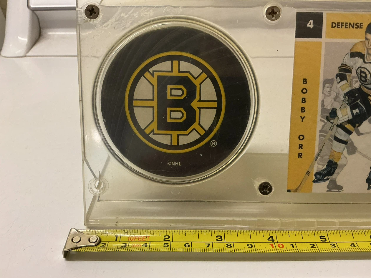 Vintage BOBBY ORR Card & BOSTON BRUINS Puck in Acrylic Display - photo 3