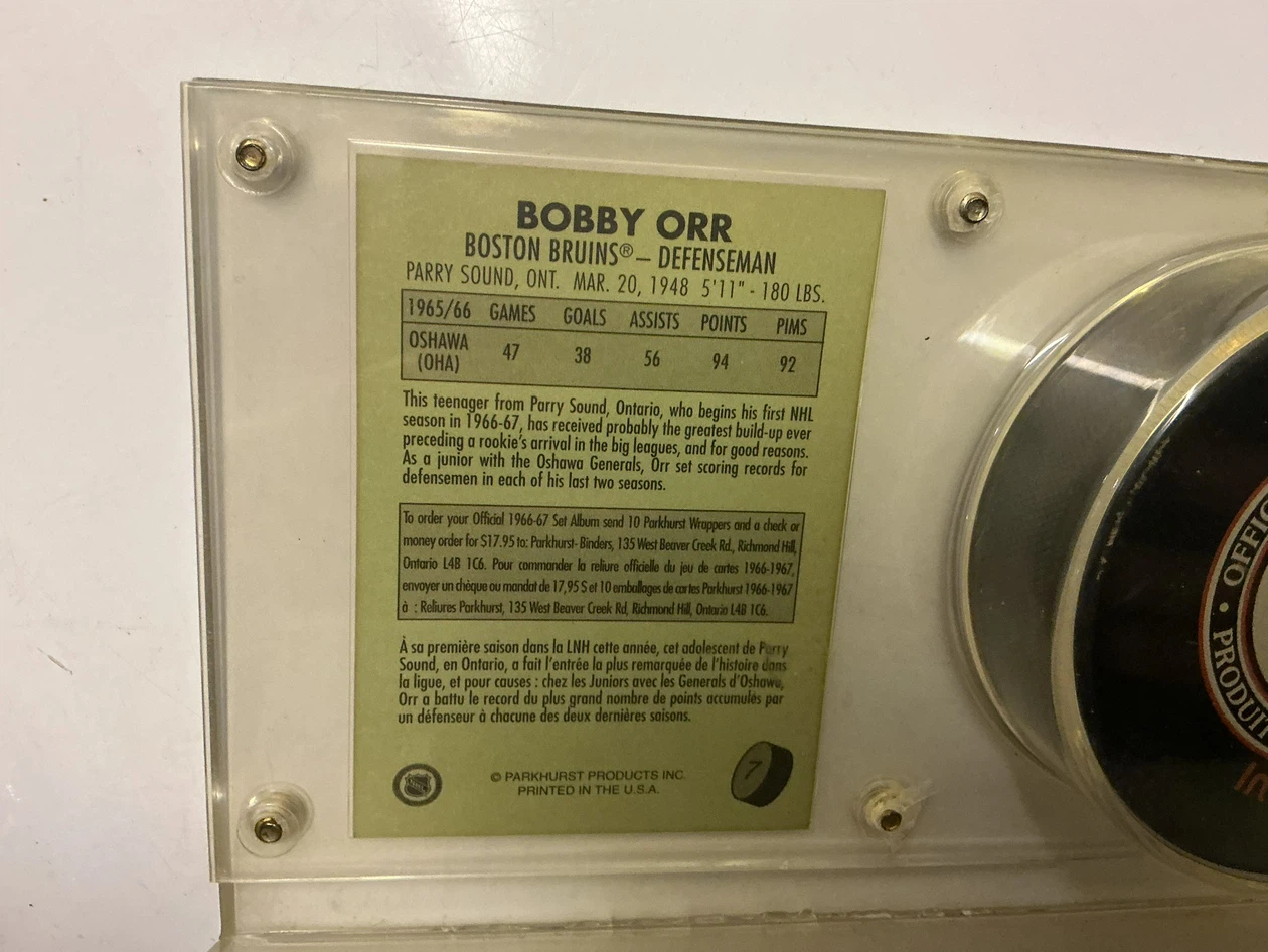Vintage BOBBY ORR Card & BOSTON BRUINS Puck in Acrylic Display - photo 5