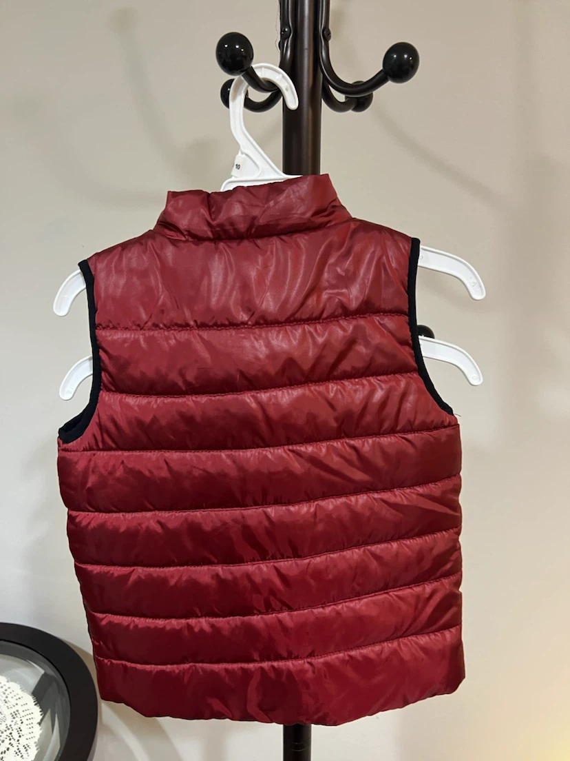 Calvin Klein Red Puffer Vest Size 3T - photo 2