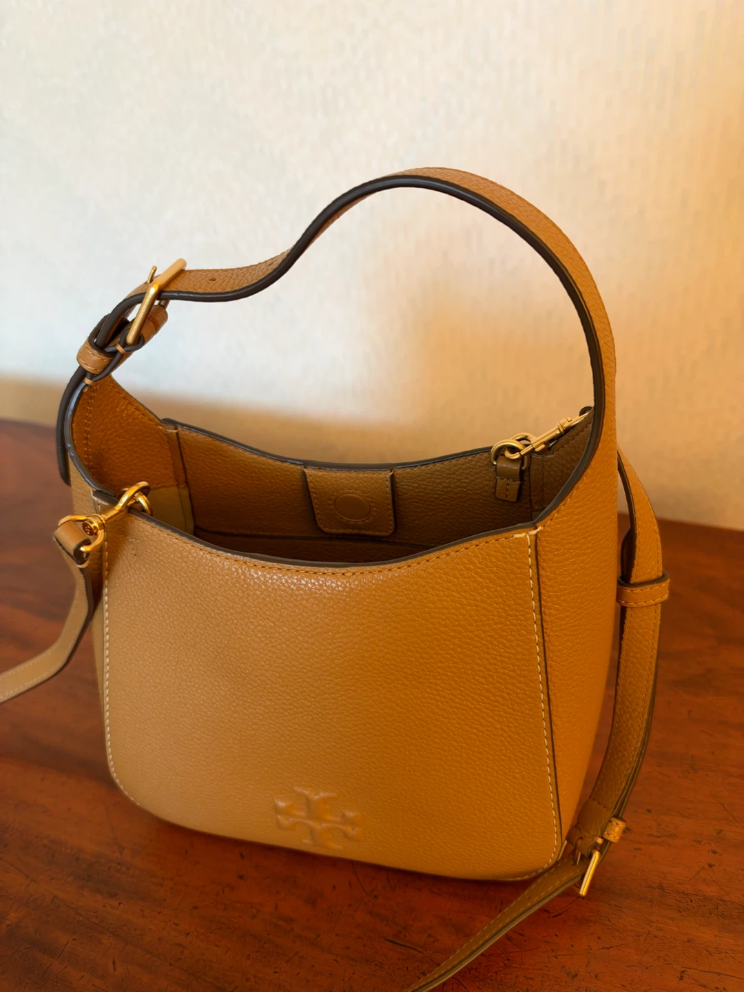 Tory Burch Bucket Bag - photo 3