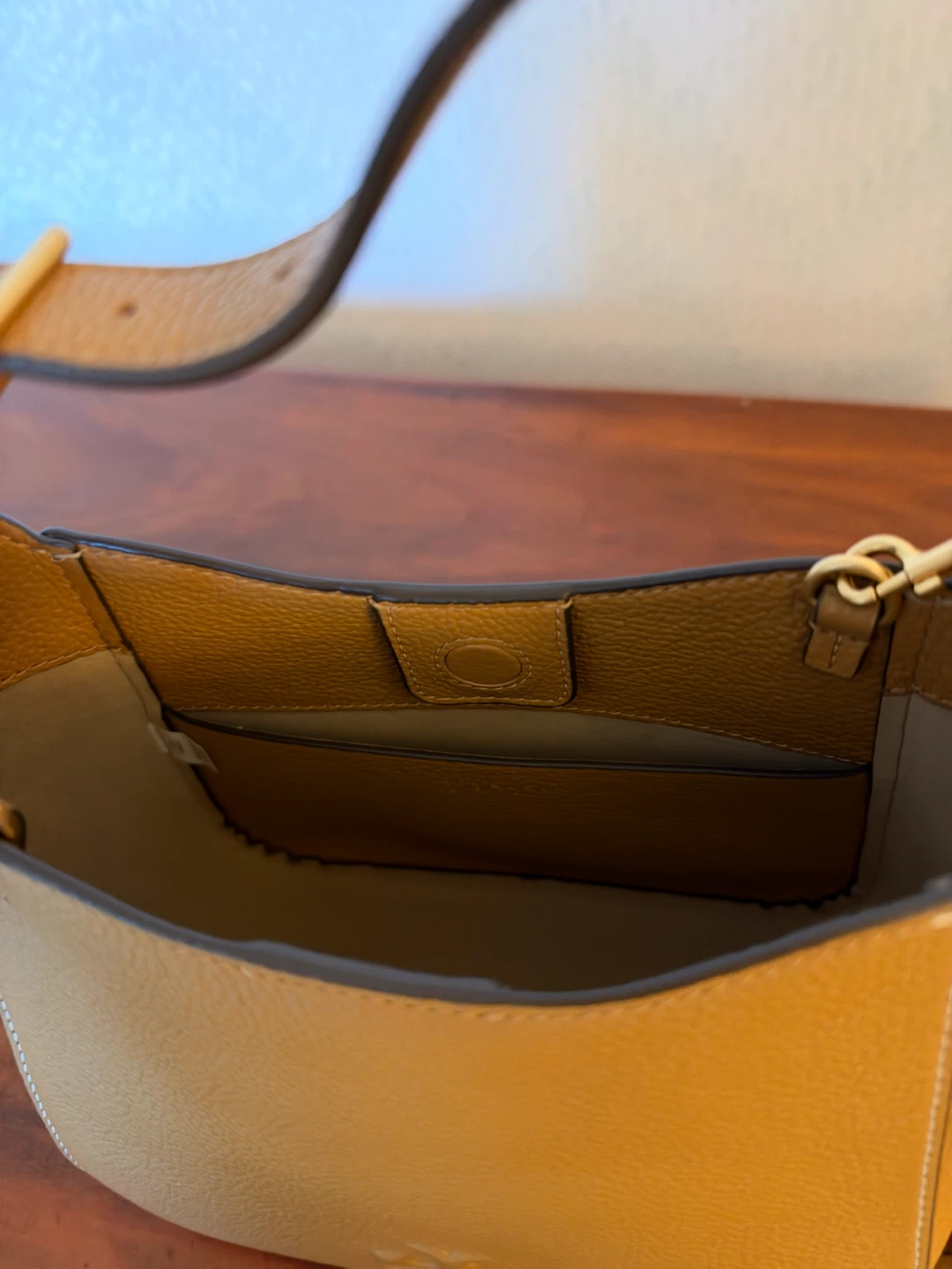 Tory Burch Bucket Bag - photo 4